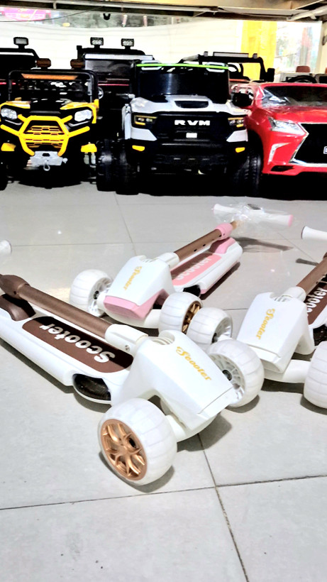 اسکوتر سه چرخ موزیکال برند scooter_ ارسال رایگان